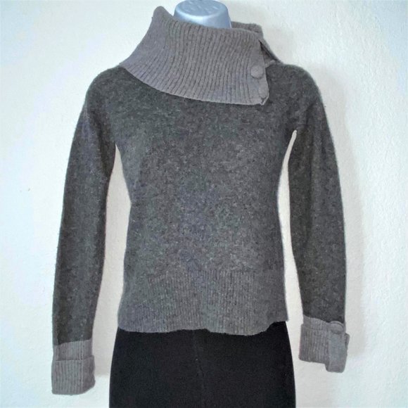 3/$25 Banana Republic Luxury Cashmere Blend Buttoned Cowl Neck Sweater Size XS - Picture 3 of 10